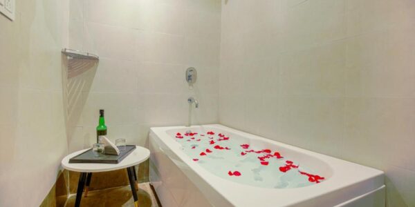 Bathtub Room PAX AK Continental Zirakpur