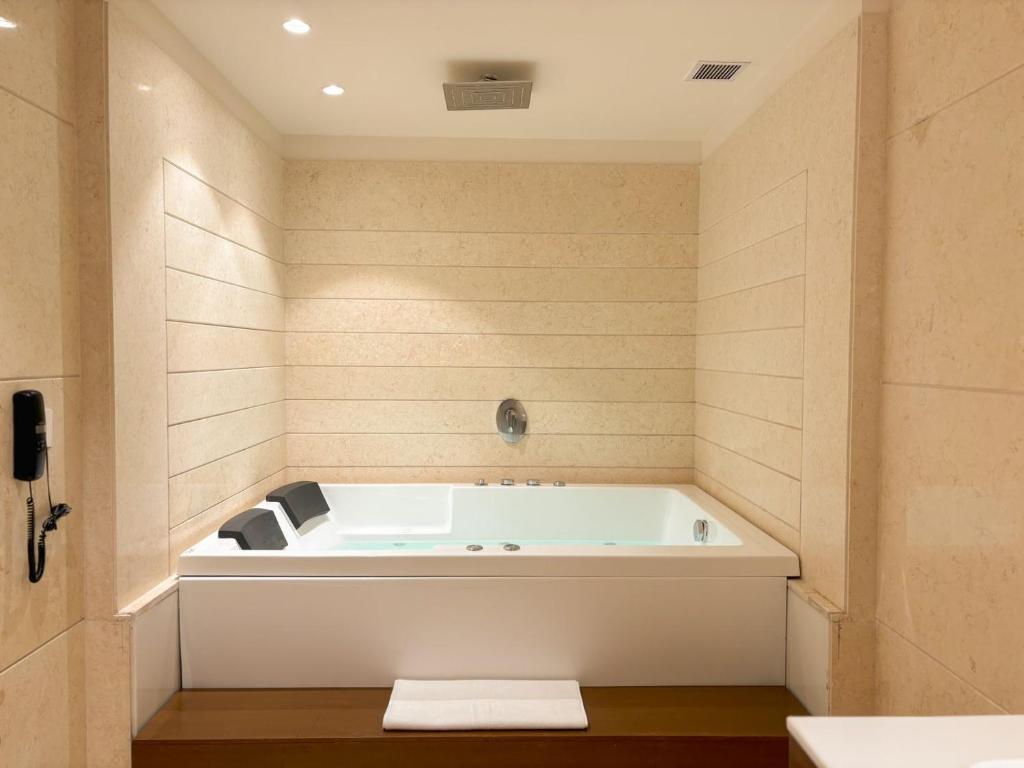 Jacuzzi Hotel Suite Best Western Plus Amritsar