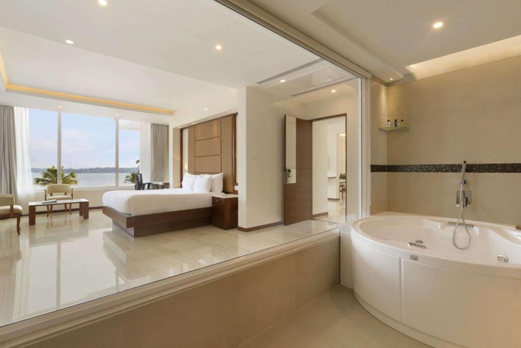 Ramada Resort by Wyndham Kochi with Jacuzzi in Room